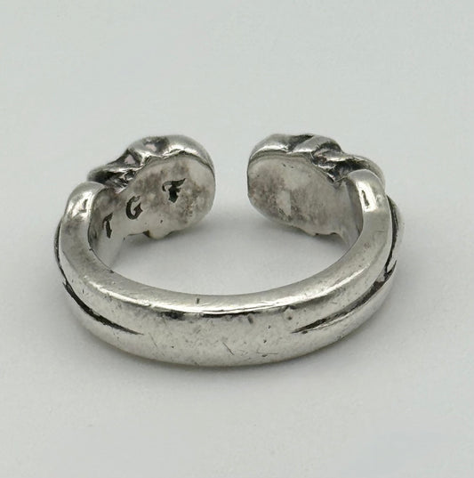 The Great Frog double headed open skull ring, size L.5/6