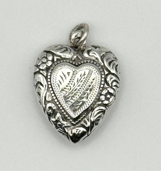 Puffy heart pendant