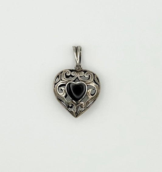 Black onyx heart pendant