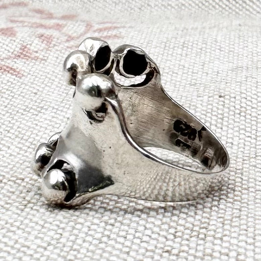Silver band ring with raised bead detailing, size M (US 6)