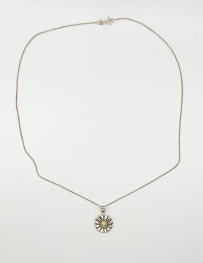Daisy necklace