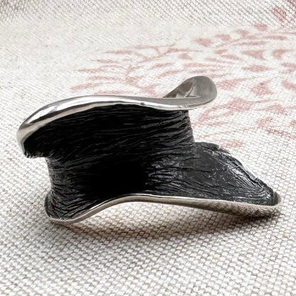 Modernist abstract ring, size T/9.5