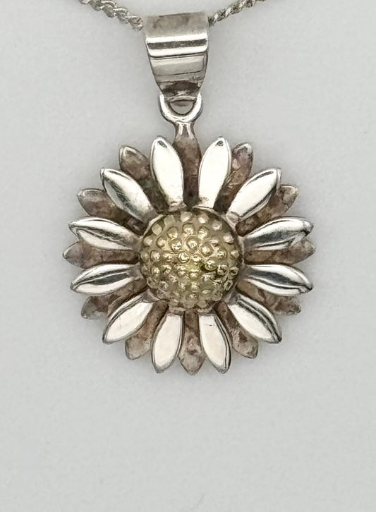 Daisy necklace
