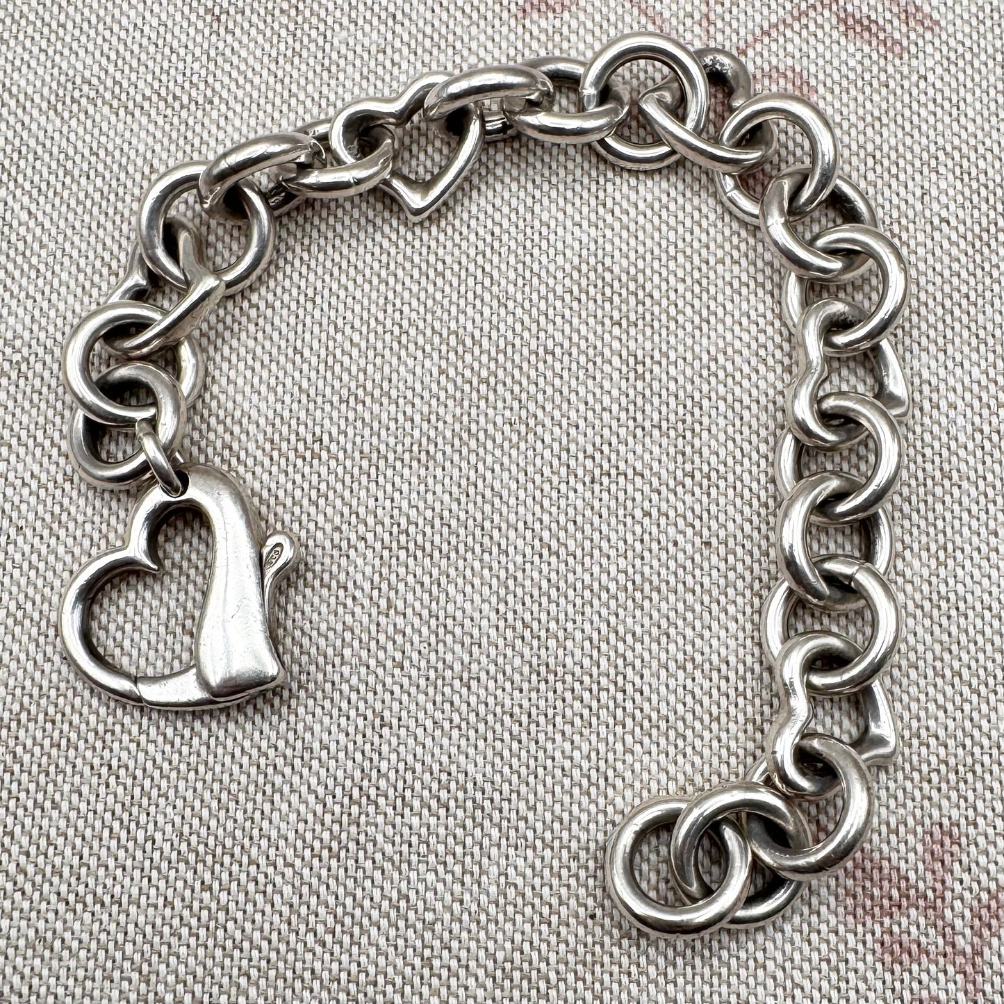 Chunky heart link bracelet with statement clasp