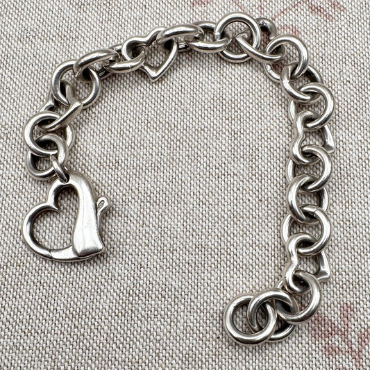 Chunky heart link bracelet with statement clasp