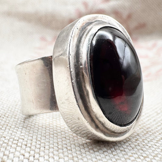 Continental 950 silver and garnet ring, size K.5 (US 5.5)
