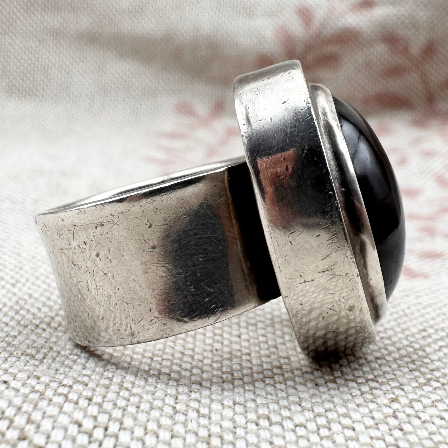 Continental 950 silver and garnet ring, size K.5 (US 5.5)