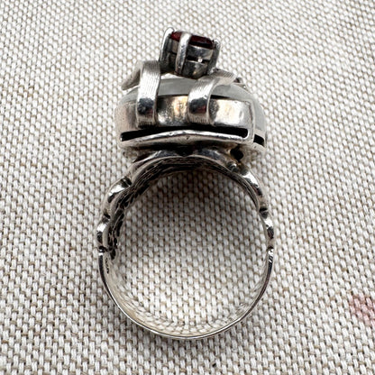 Silver moonstone ring with lilac and red stone accents, size R.5 (US 9)