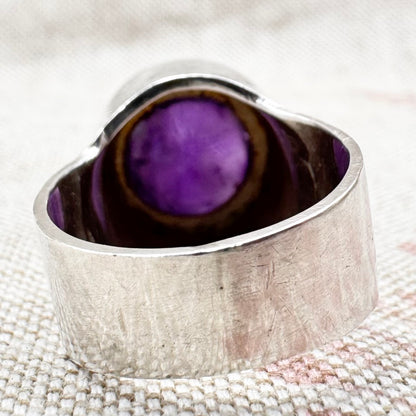 Silver and amethyst statement ring, hallmarked London 1971, size N.5 (US 7)