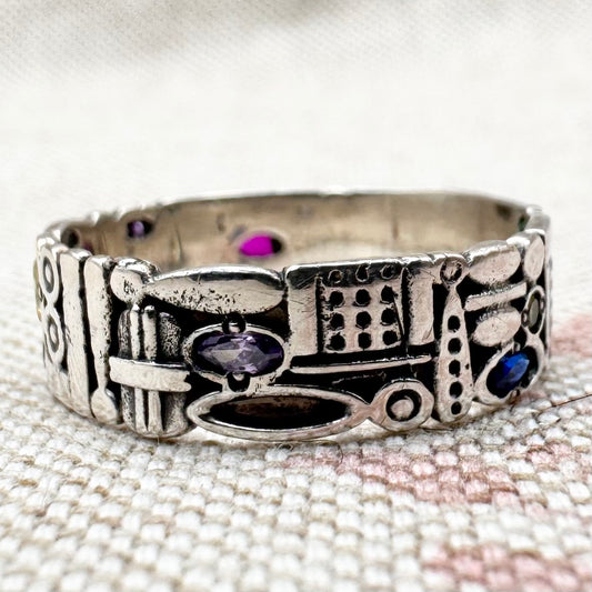 Vintage handmade silver band ring with abstract design, size P (US 7.5)
