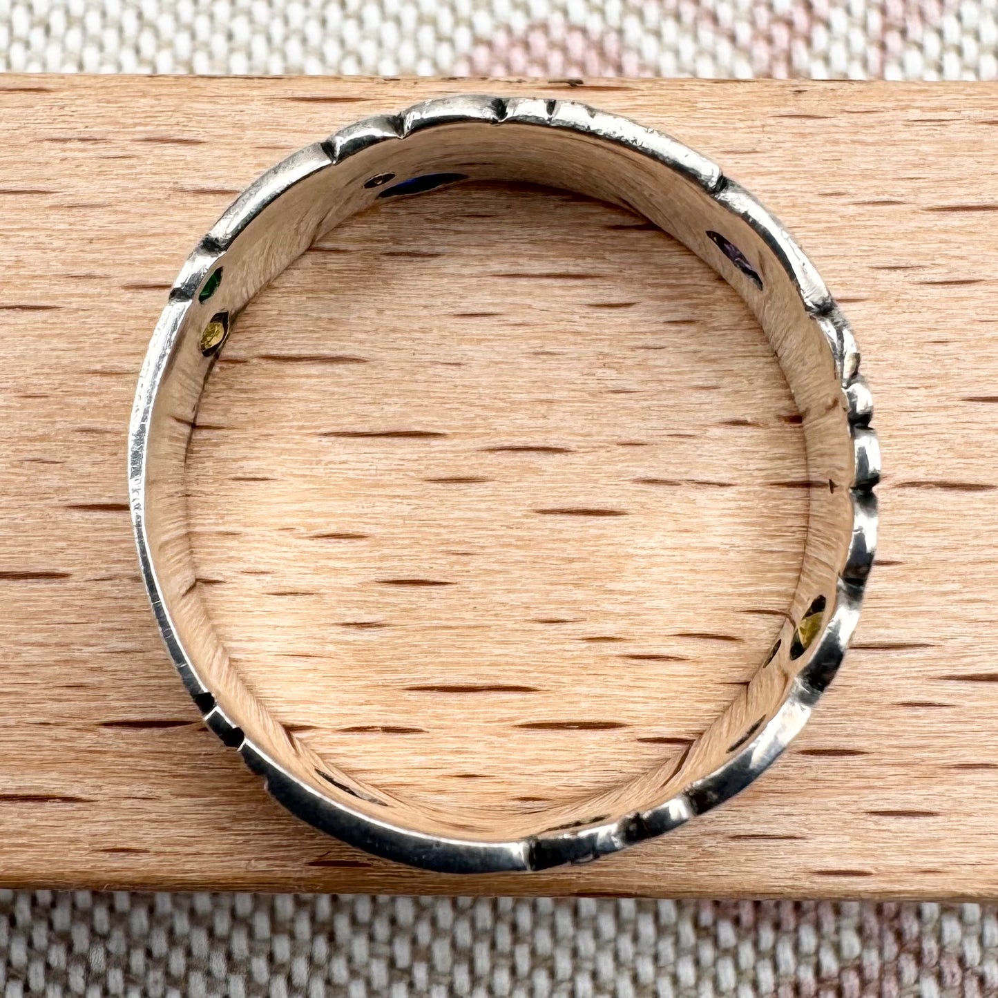 Vintage handmade silver band ring with abstract design, size P (US 7.5)
