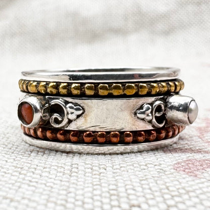 Spinner ring with pearl and coral, size S (US 9)