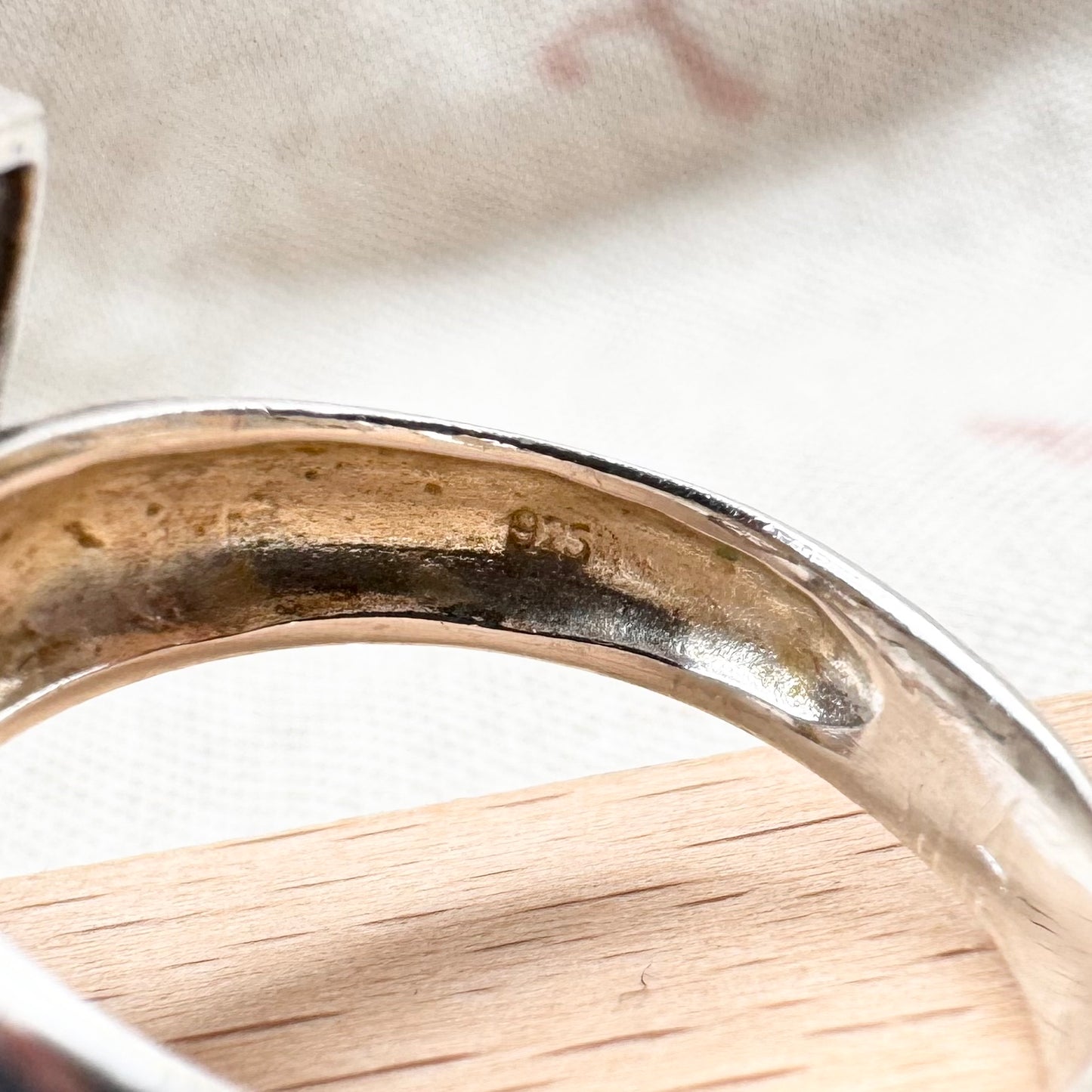 Silver geometric cube ring, size O.5 (US 7.5)