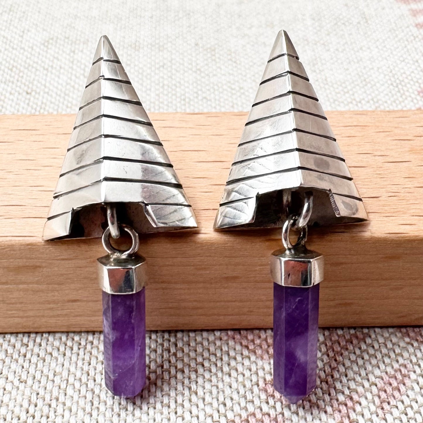 Silver pyramid drop earrings with amethyst points