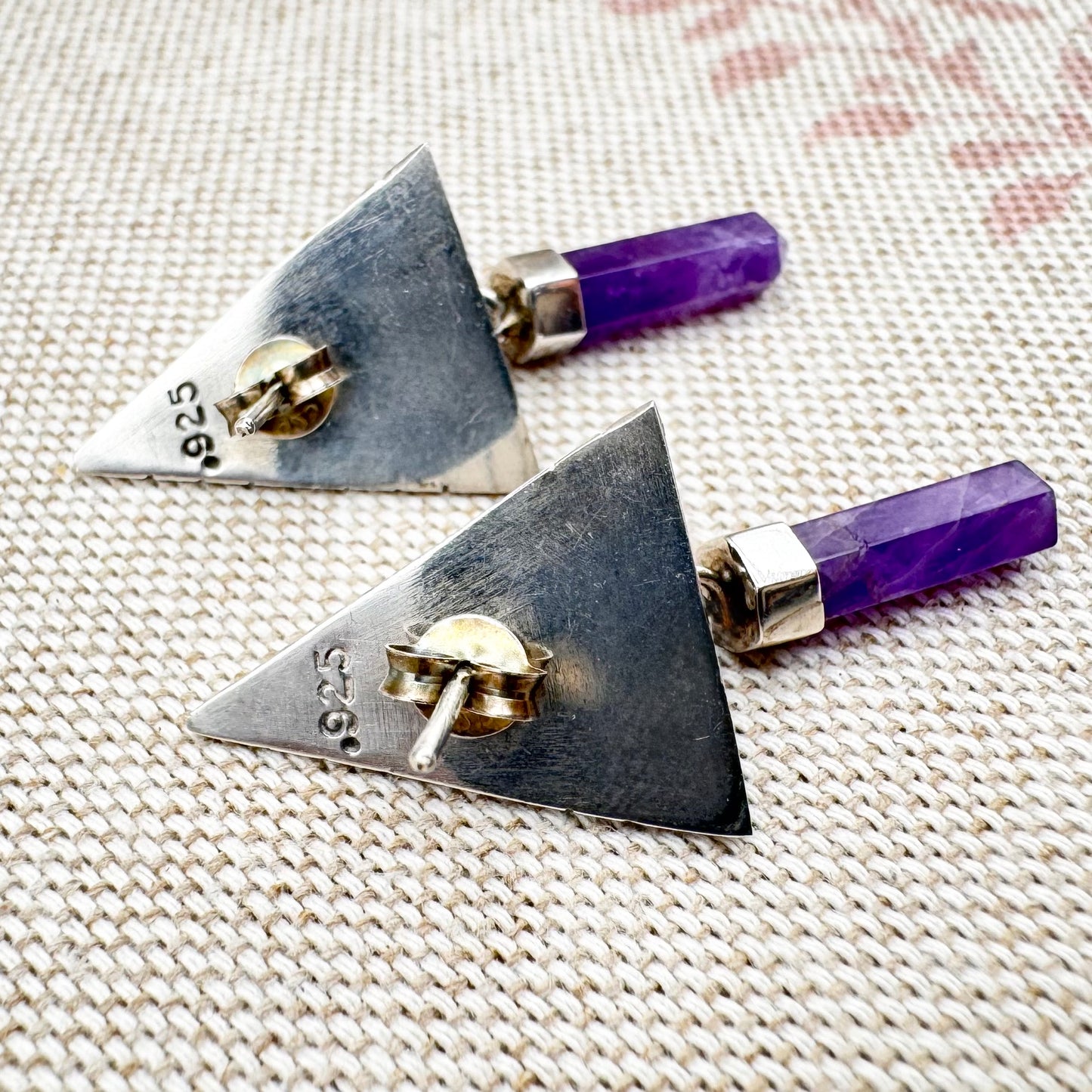 Silver pyramid drop earrings with amethyst points