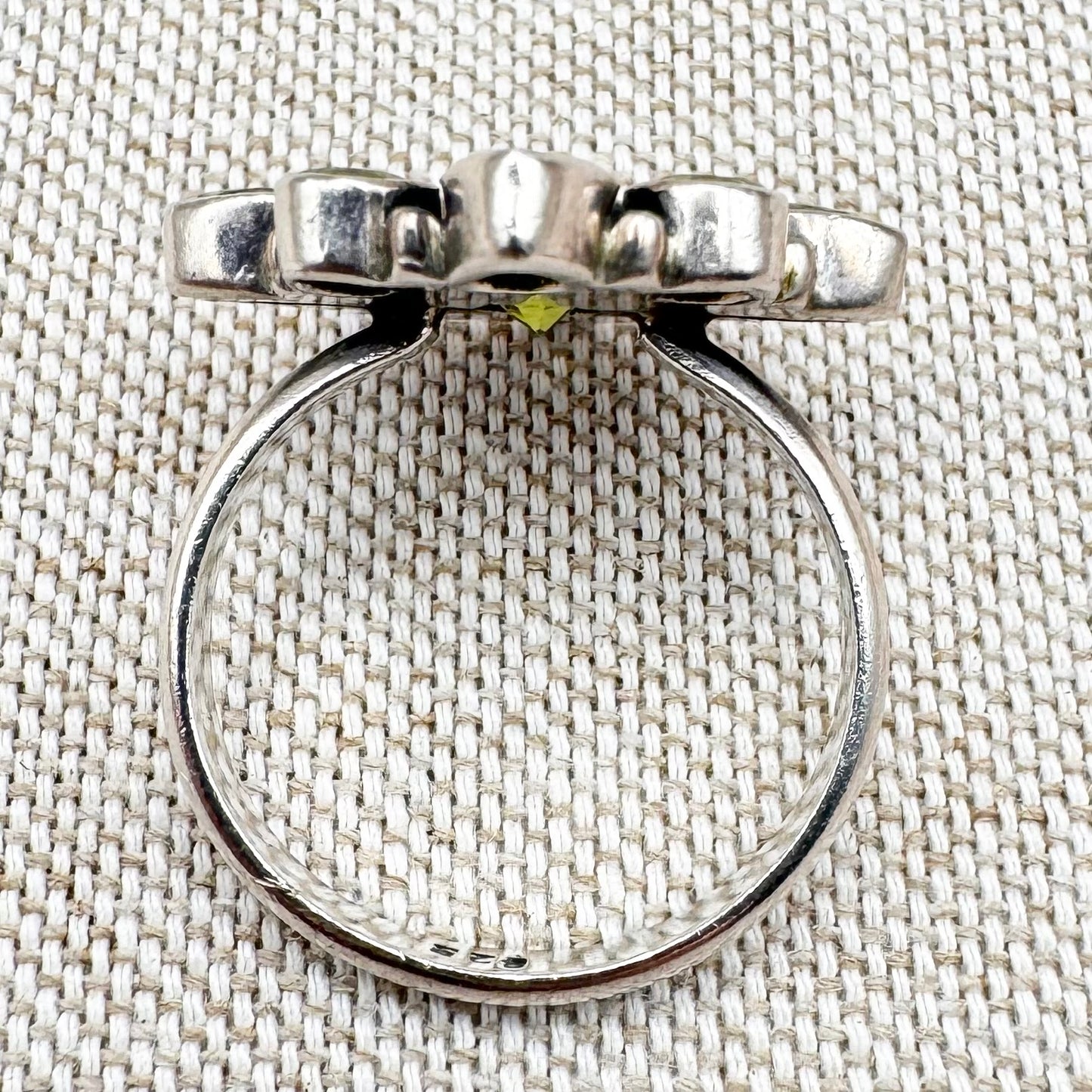 Silver peridot cluster ring, size R.5 (US 9)