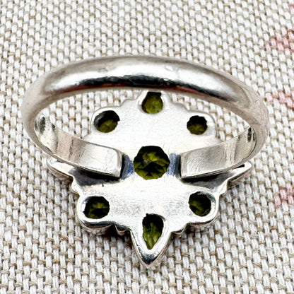 Silver peridot cluster ring, size R.5 (US 9)