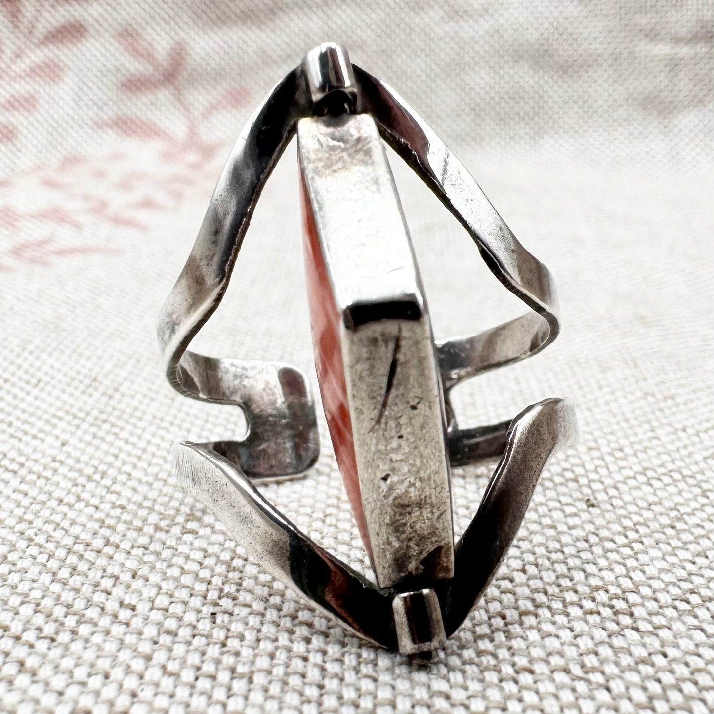 Silver spinner ring with coloured stone panels, adjustable size
