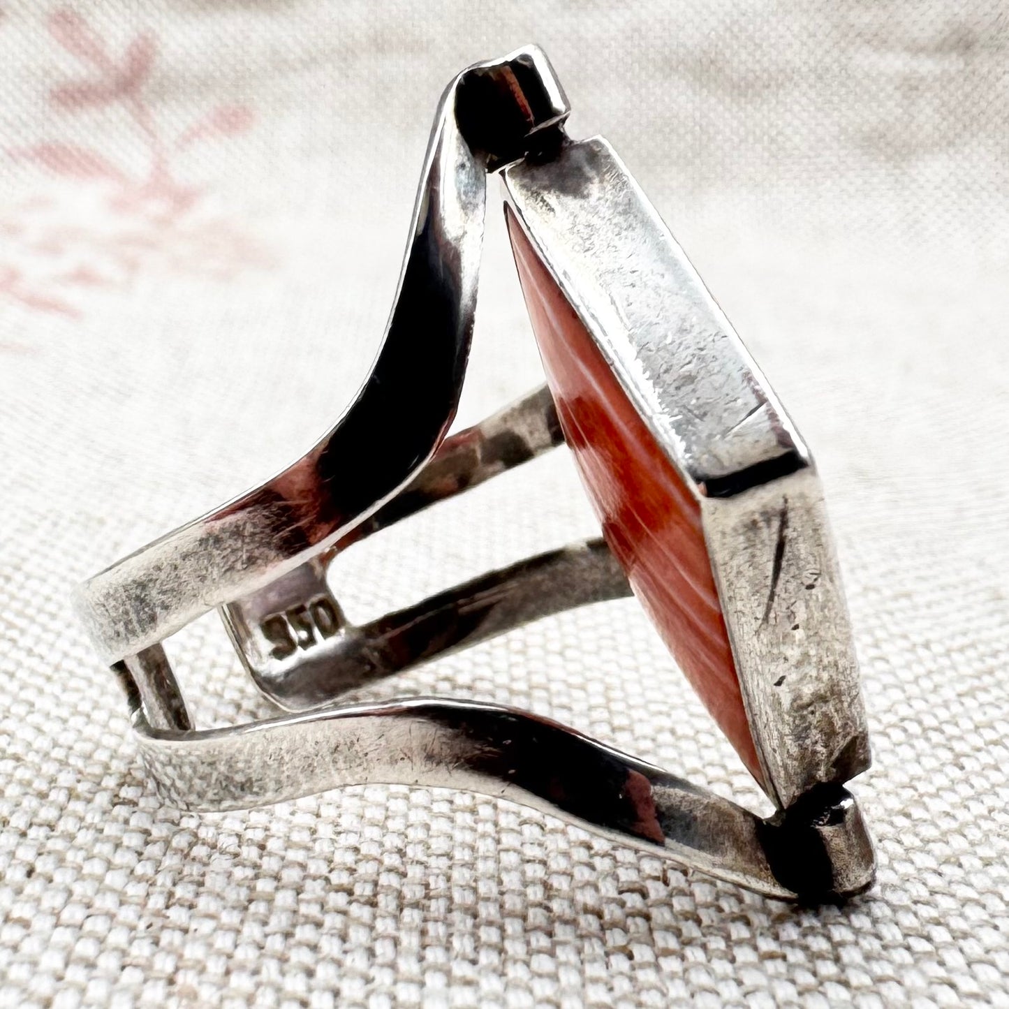 Silver spinner ring with coloured stone panels, adjustable size