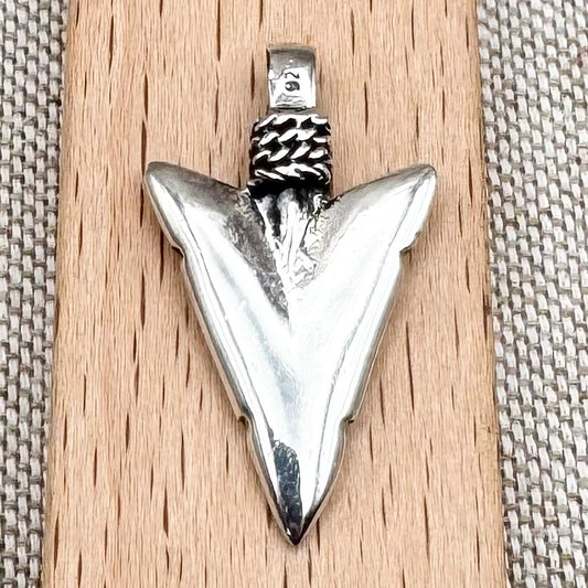 Silver arrowhead pendant