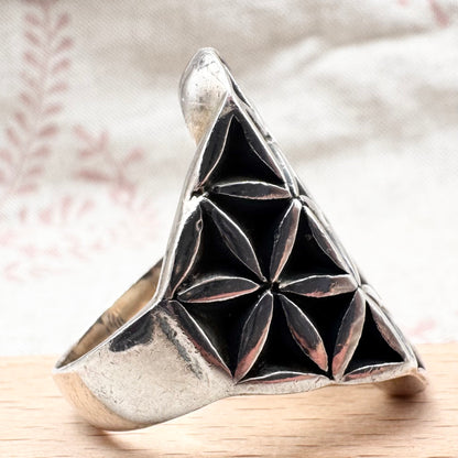 'Flower of Life' ring by Elfin, size T.5 (US 10), hallmarked London 2015