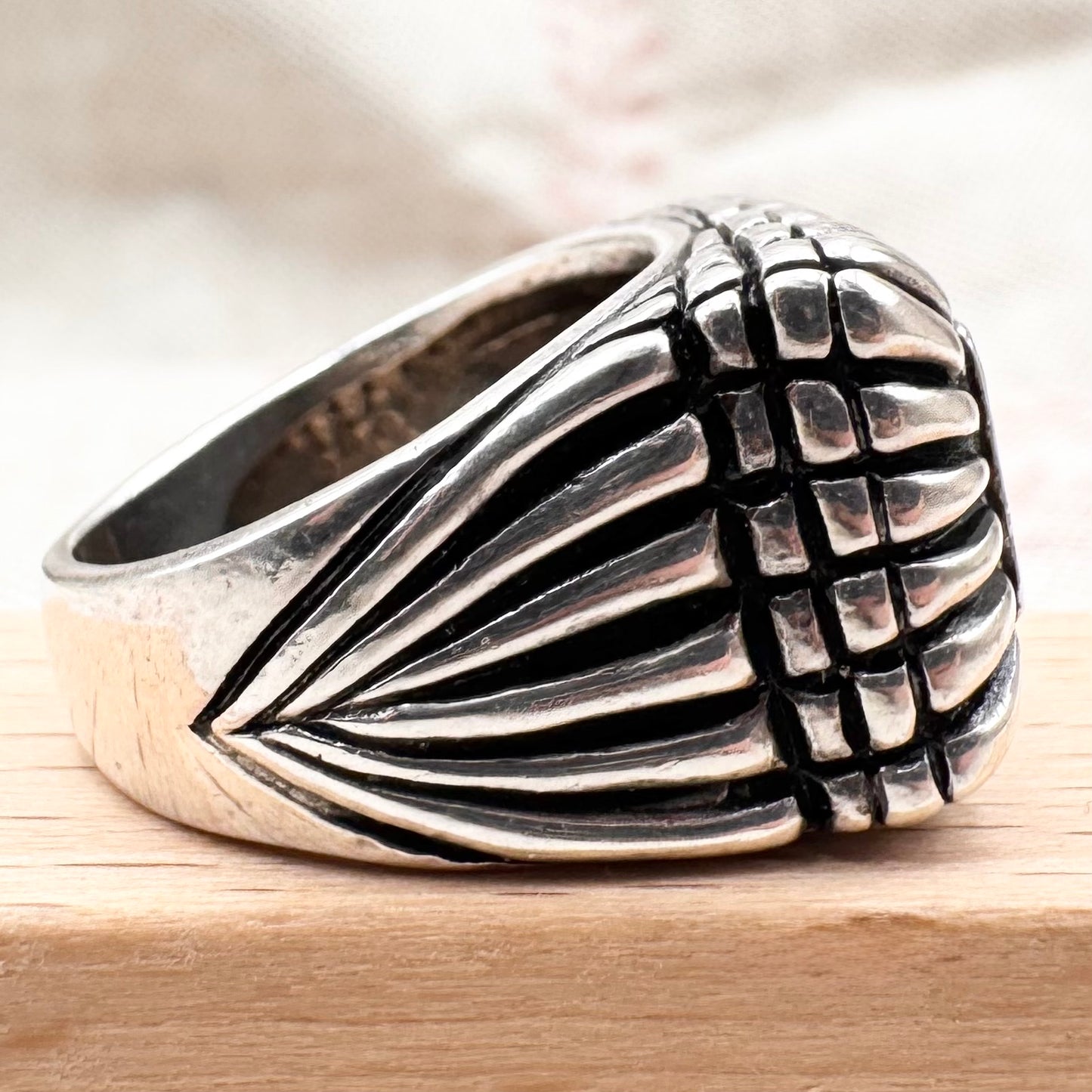 Vintage flower statement ring with hammered centre panel, size L (US 5.5)
