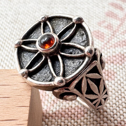 Etah Love garnet flower ring, size L (US 5.5)