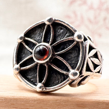 Etah Love garnet flower ring, size L (US 5.5)