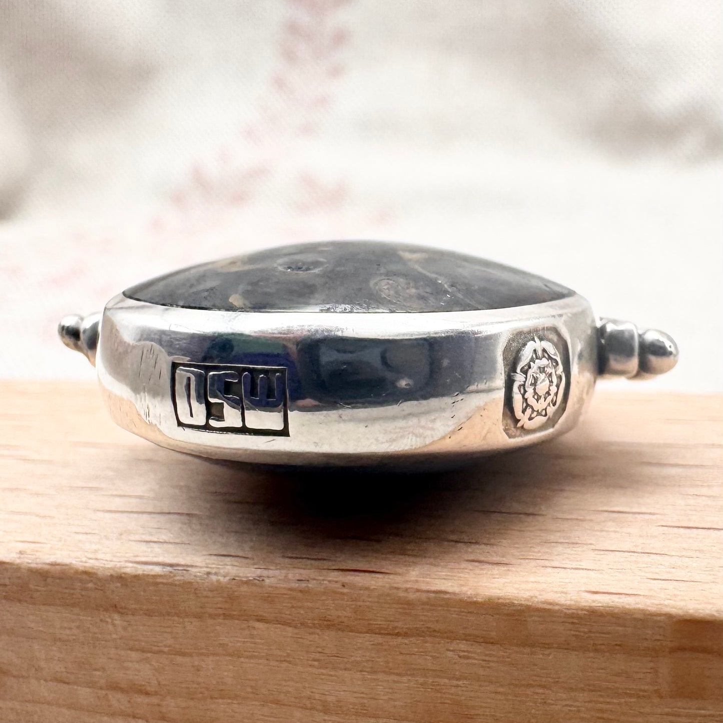 David Scott Walker Spinner Agate Pendant, hallmarked Sheffield 1994