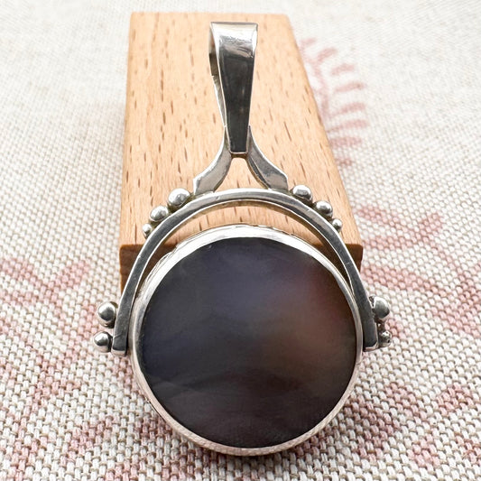 David Scott Walker Spinner Agate Pendant, hallmarked Sheffield 1994