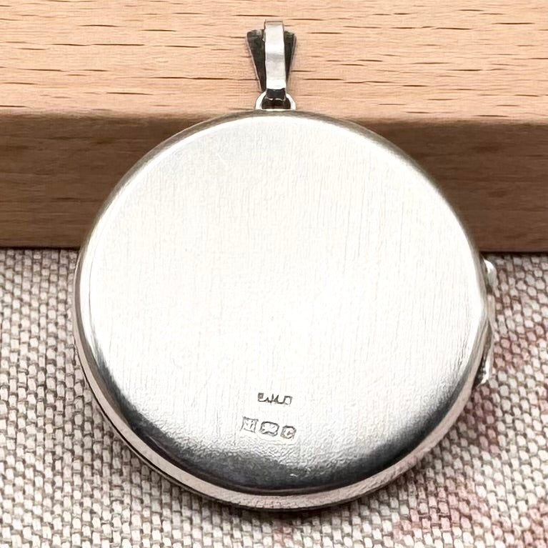Vintage silver fern locket, hallmarked Birmingham 1977