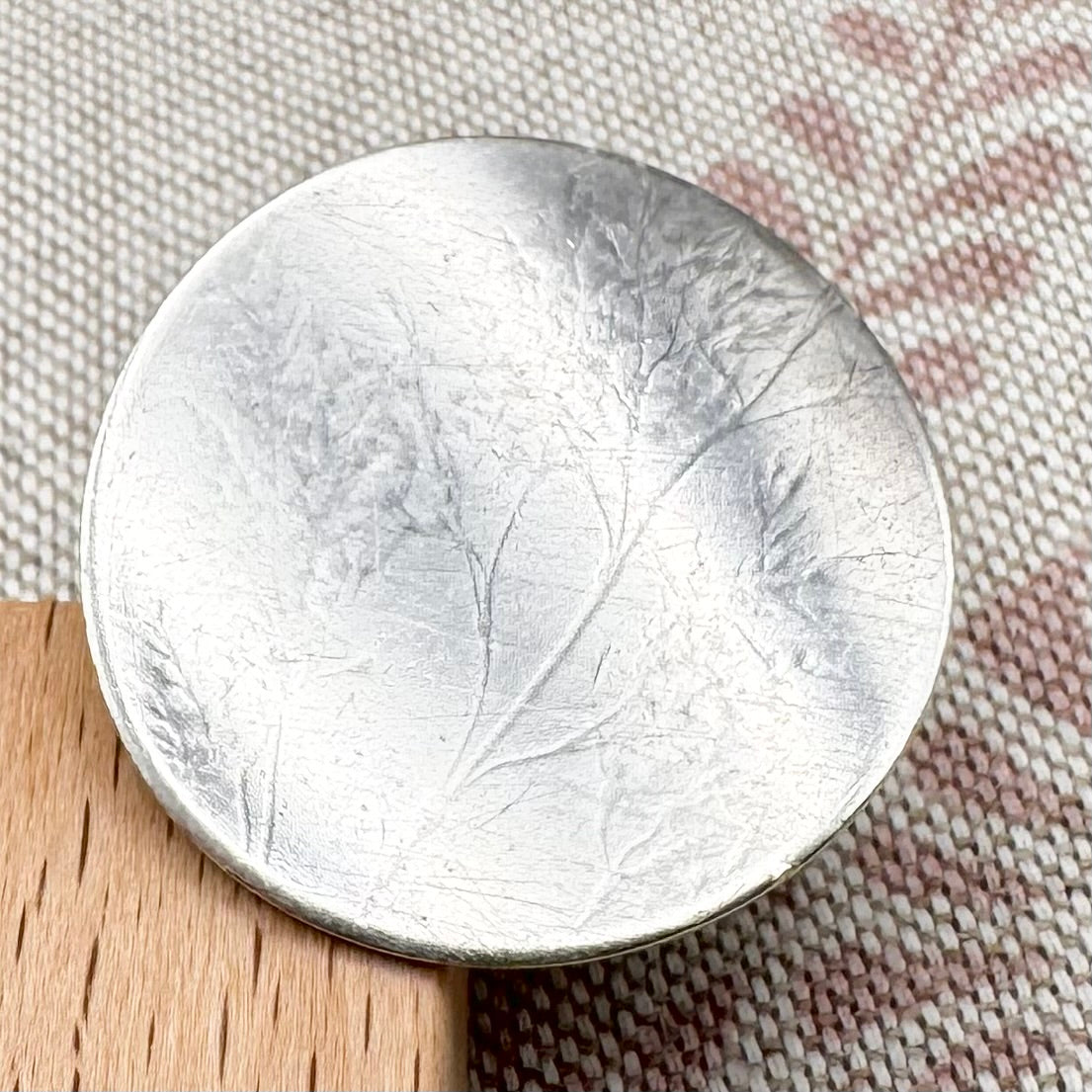 Silver botanical etched disc statement ring, size N (US 6.5)
