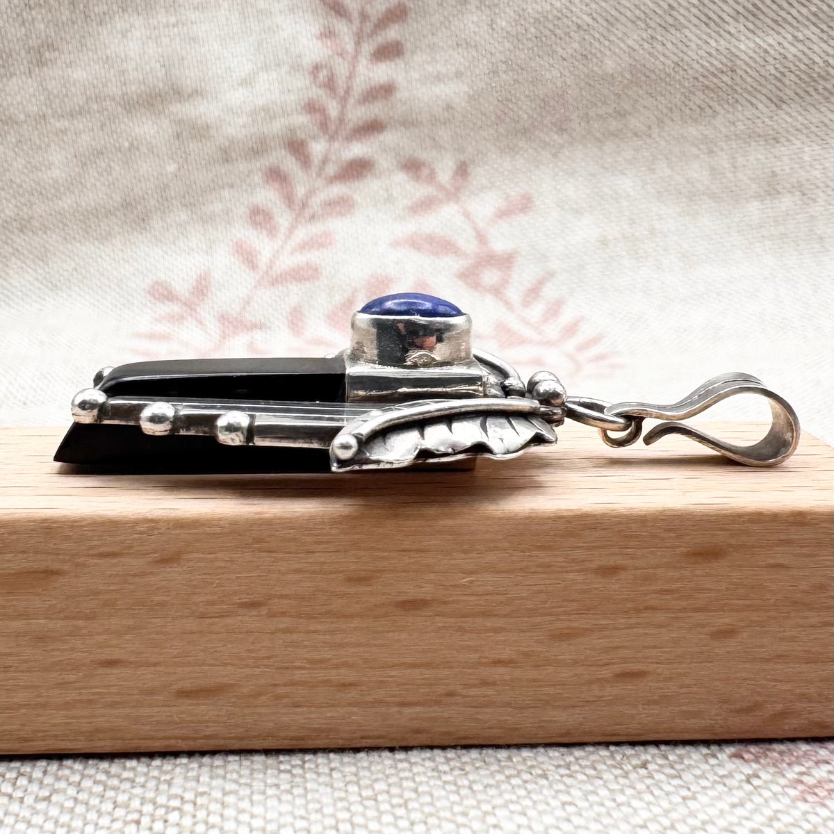 Onyx and lapis lazuli Egyptian Revival style pendant