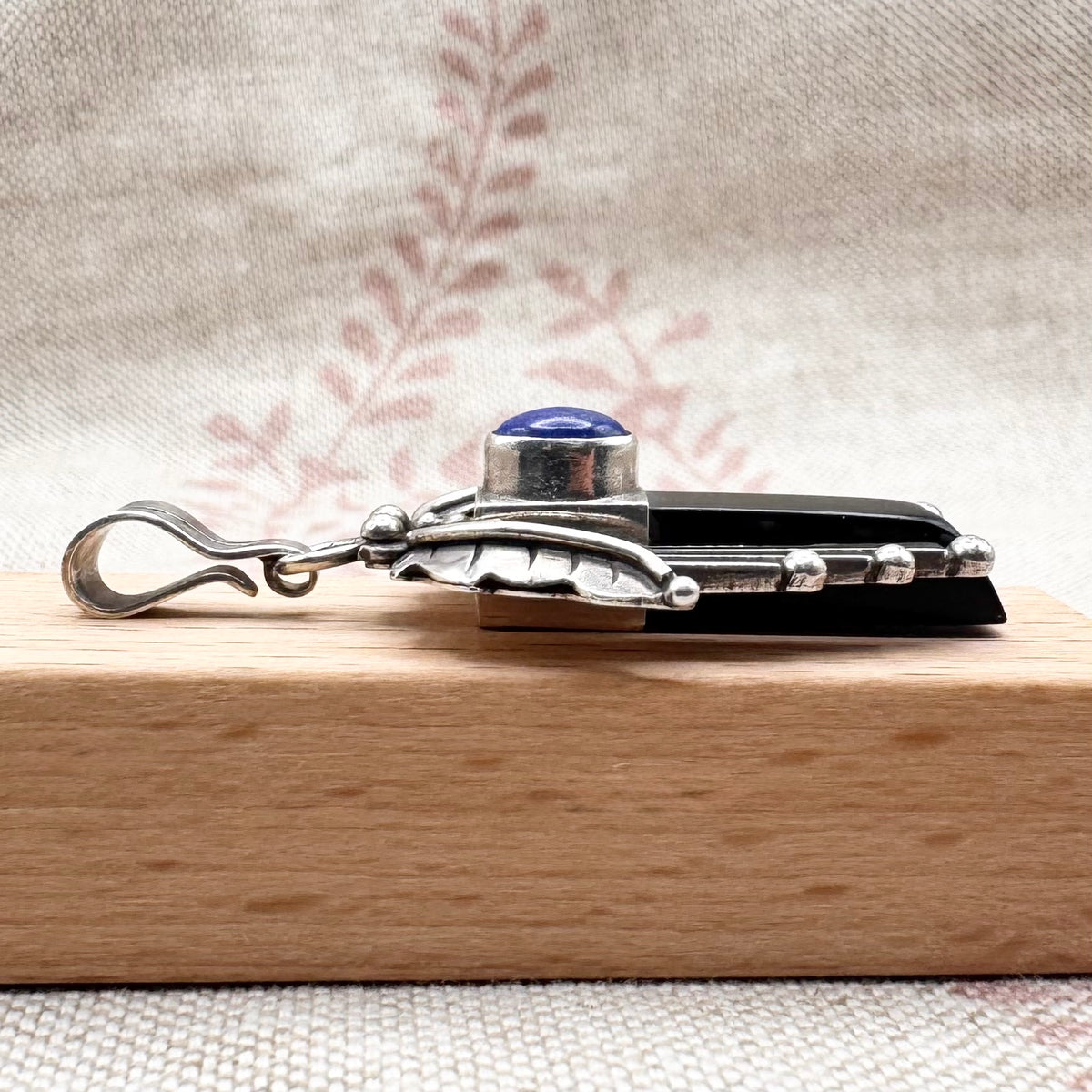 Onyx and lapis lazuli Egyptian Revival style pendant