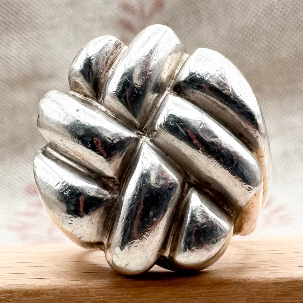 Vintage interlocking statement ring, size J (US 4.5)