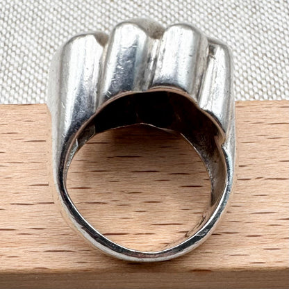 Vintage interlocking statement ring, size J (US 4.5)