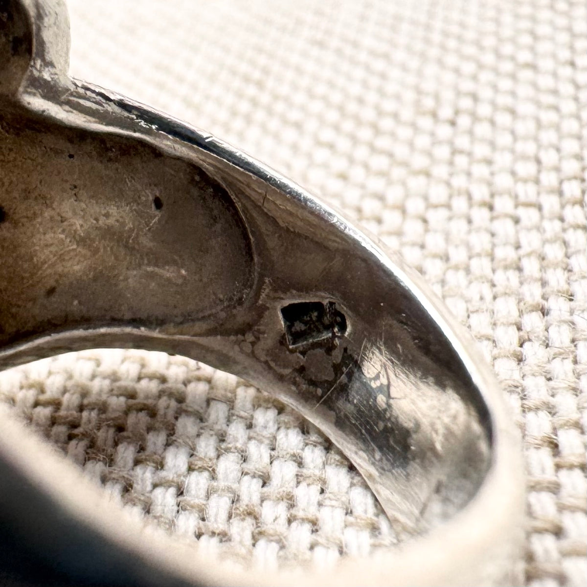 Vintage interlocking statement ring, size J (US 4.5)