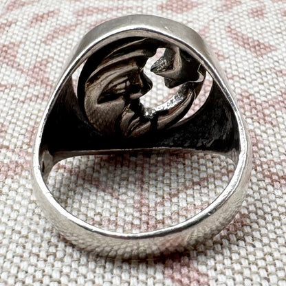 Silver spinning moon and star ring, Size P.5/8