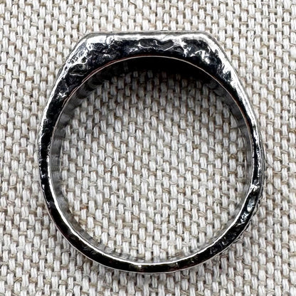 Molten signet ring with engraved ‘E’ letter, size R (US 8.5)