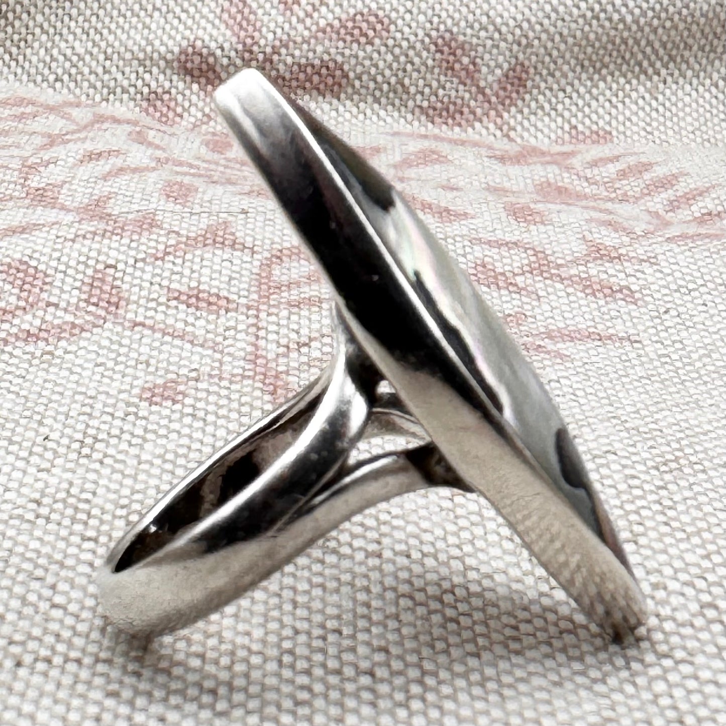 Silver mother of pearl ring, size L (US 5.5)