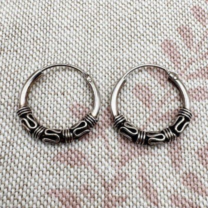 Balinese-style silver jewellery set – necklace, hoop earrings & ring