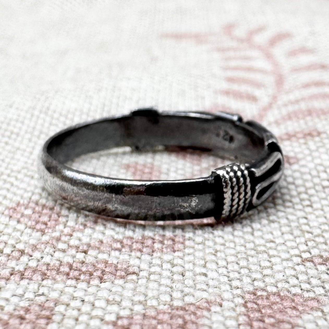 Balinese-style silver jewellery set – necklace, hoop earrings & ring