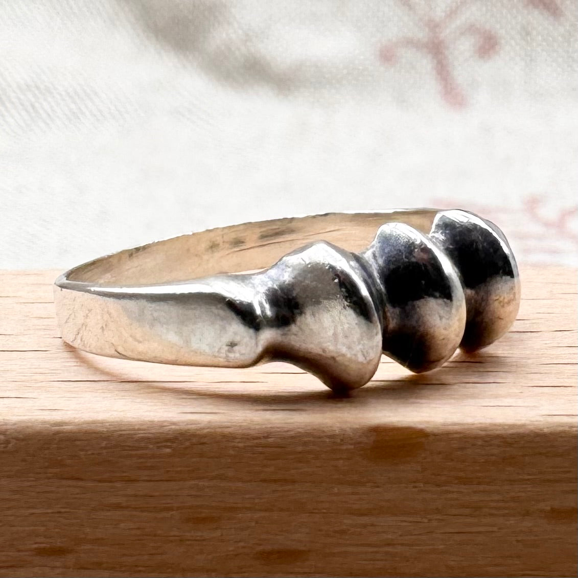 Vintage silver ridge-front ring, size P (US 7.5)