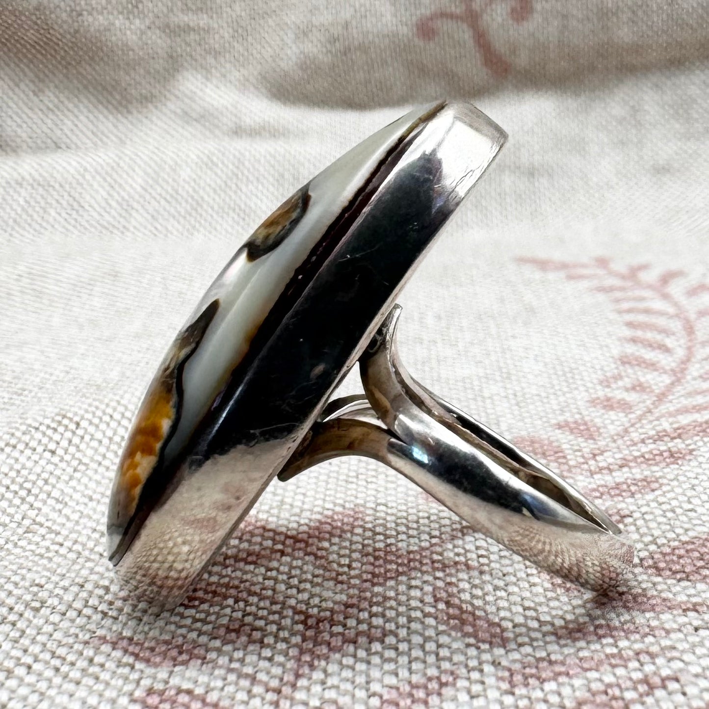Mother of pearl statement ring, size R (US 8.5)
