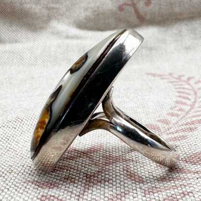 Mother of pearl statement ring, size R (US 8.5)