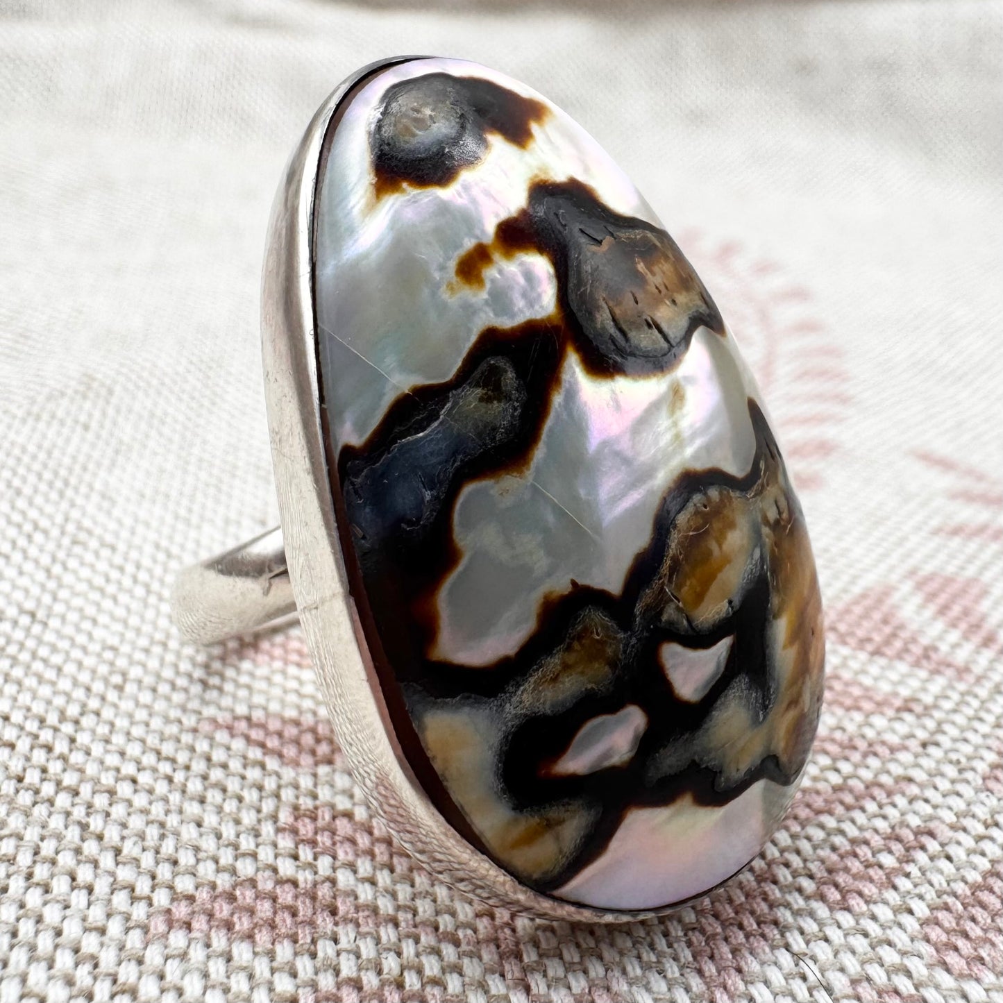 Mother of pearl statement ring, size R (US 8.5)