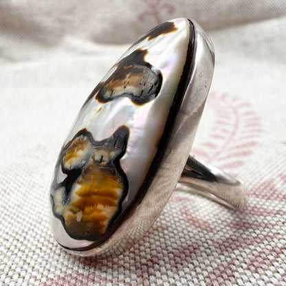 Mother of pearl statement ring, size R (US 8.5)