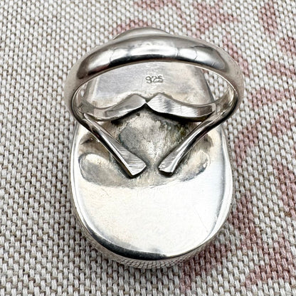 Mother of pearl statement ring, size R (US 8.5)