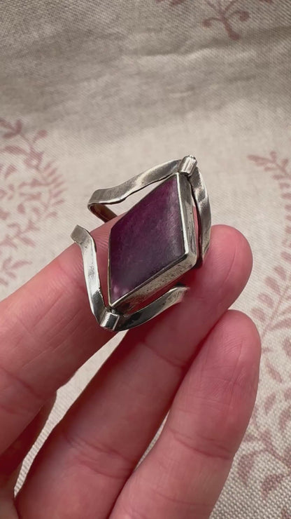 Silver spinner ring with coloured stone panels, adjustable size