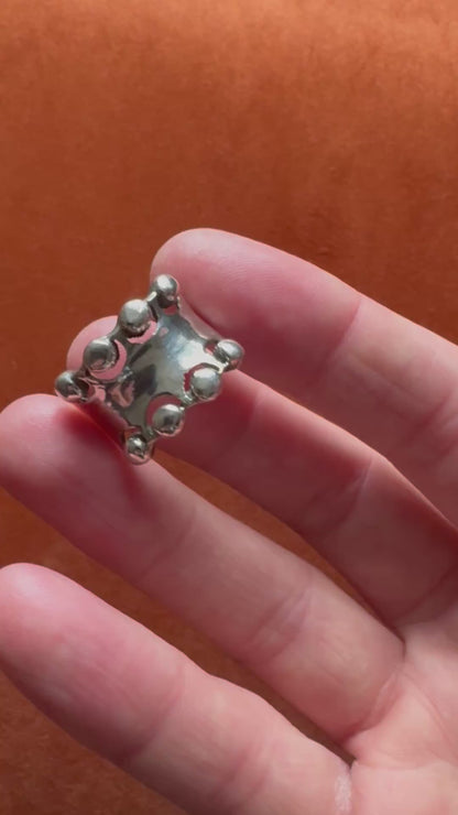 Silver band ring with raised bead detailing, size M (US 6)